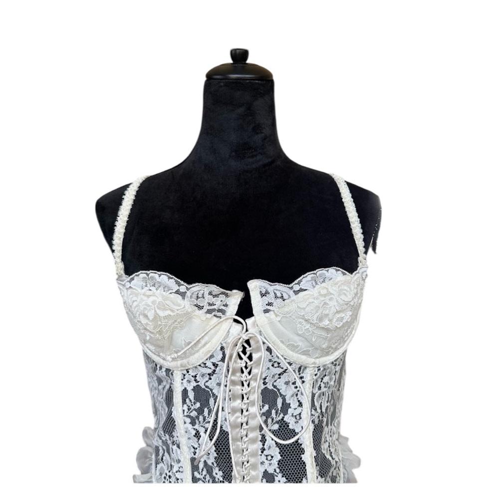 Victoria’s Secret Bustier Corset 36C White Sexy Lace Lingerie Busty Boned Bridal - Picture 2 of 14